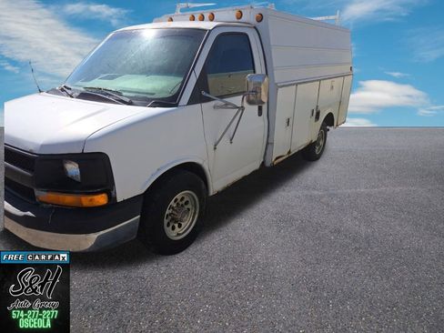 Used 2004 Chevrolet Express 3500 RWD image 3