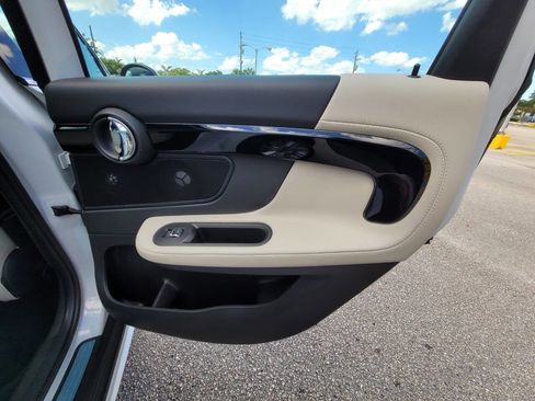 Used 2019 MINI Cooper Countryman w/ Premium Package FWD image 18
