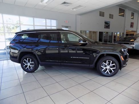 Certified 2023 Jeep Grand Cherokee L Limited image 6