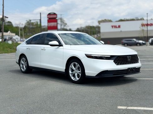 Used 2023 Honda Accord LX image 9