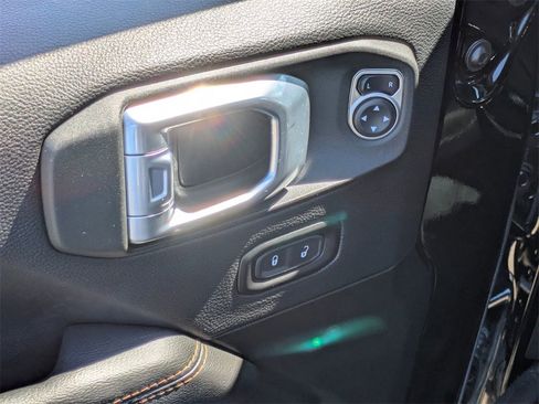 Used 2021 Jeep Wrangler Unlimited Sahara image 11