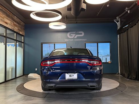 Used 2017 Dodge Charger R/T w/ Plus Group RWD image 4