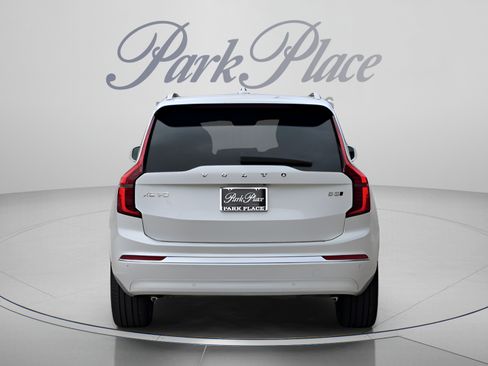 Used 2026 Volvo XC90 B5 Plus w/ Protection Package Premier AWD/4WD image 4