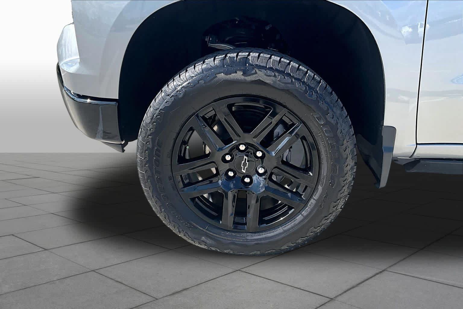 Used 2026 Chevrolet Silverado 1500 LT Trail Boss w/ Convenience Package II AWD/4WD image 10