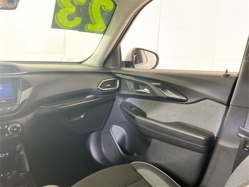 Used 2023 Chevrolet TrailBlazer LT w/ Convenience Package image 11