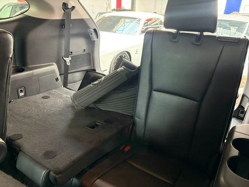 Used 2024 Toyota Highlander Limited AWD/4WD image 18