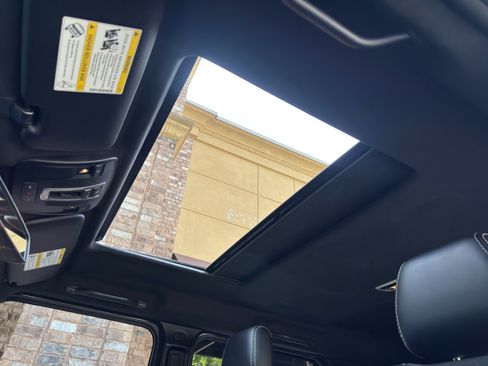 Used 2018 Mercedes-Benz G 550 Squared image 12