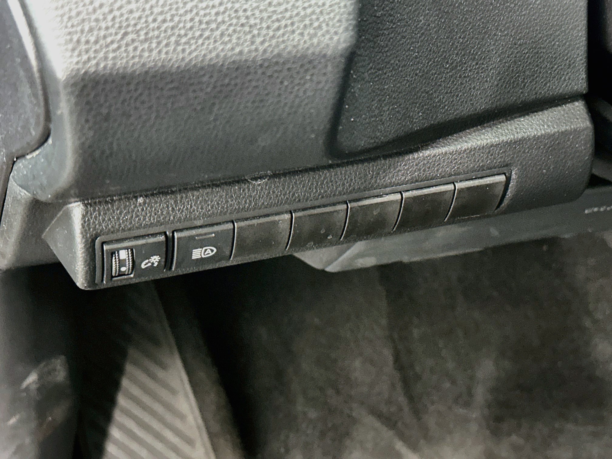 Used 2026 Toyota Corolla LE FWD image 17