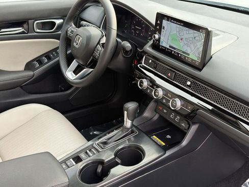 Used 2024 Honda Civic Touring image 8