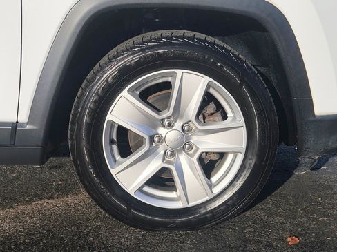 Used 2022 Jeep Compass Latitude image 6