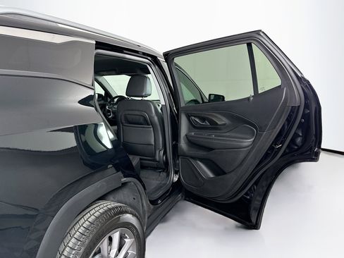 Used 2024 GMC Terrain SLT image 30