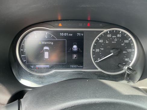 Used 2018 Nissan Kicks SV FWD image 15