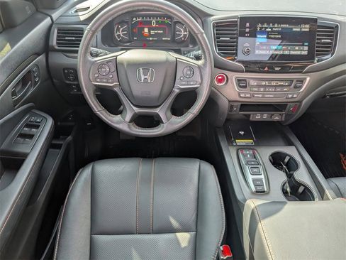 Certified 2025 Honda Passport TrailSport image 25