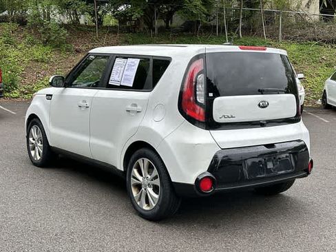 Used 2016 Kia Soul + w/ Audio Package FWD image 29