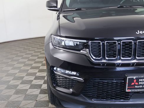 Used 2023 Jeep Grand Cherokee Limited AWD/4WD image 15