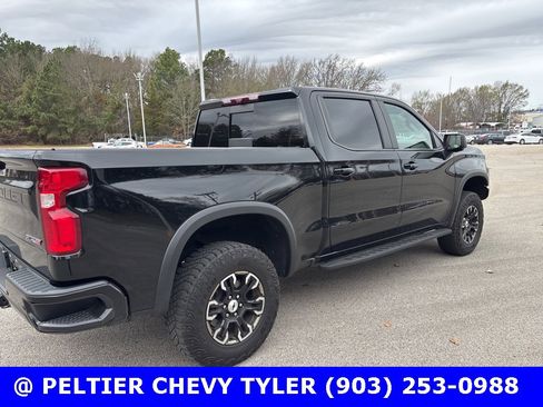 Used 2022 Chevrolet Silverado 1500 ZR2 w/ Technology Package image 8