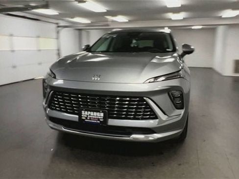 Used 2024 Buick Envision Avenir image 3