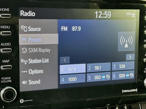 Used 2021 Toyota Corolla SE image 21