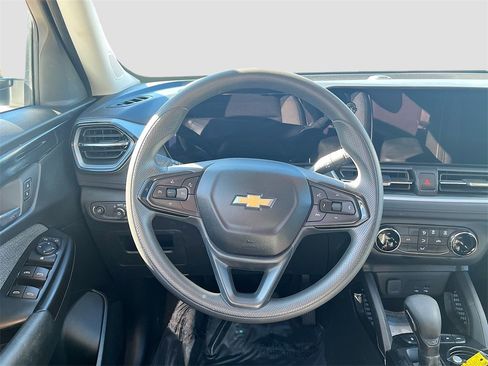 Used 2024 Chevrolet TrailBlazer LS w/ LS Convenience Package image 11