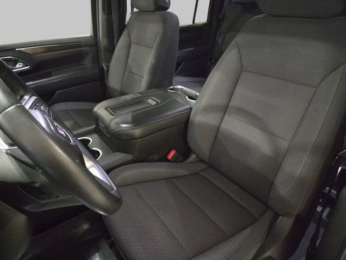 Used 2023 GMC Yukon XL SLE image 18