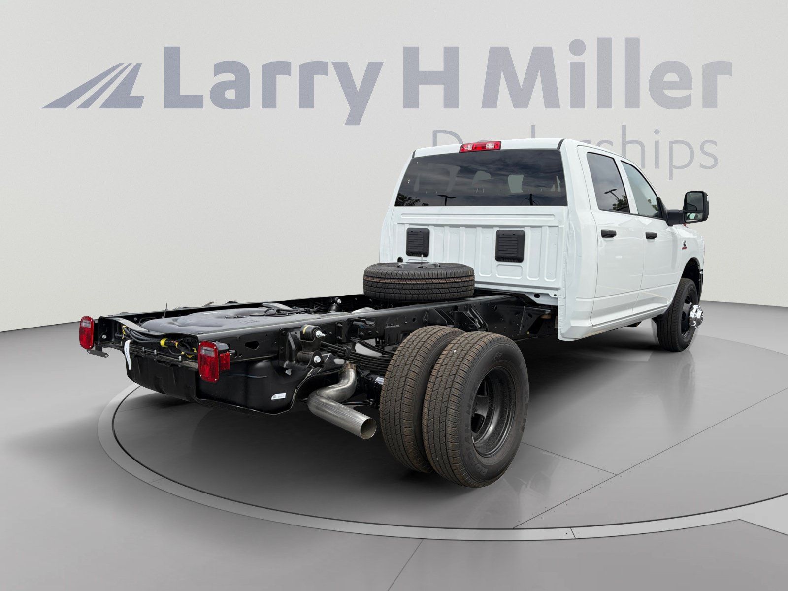 New 2027 RAM 3500 Tradesman w/ Chrome Appearance Group A AWD/4WD image 5
