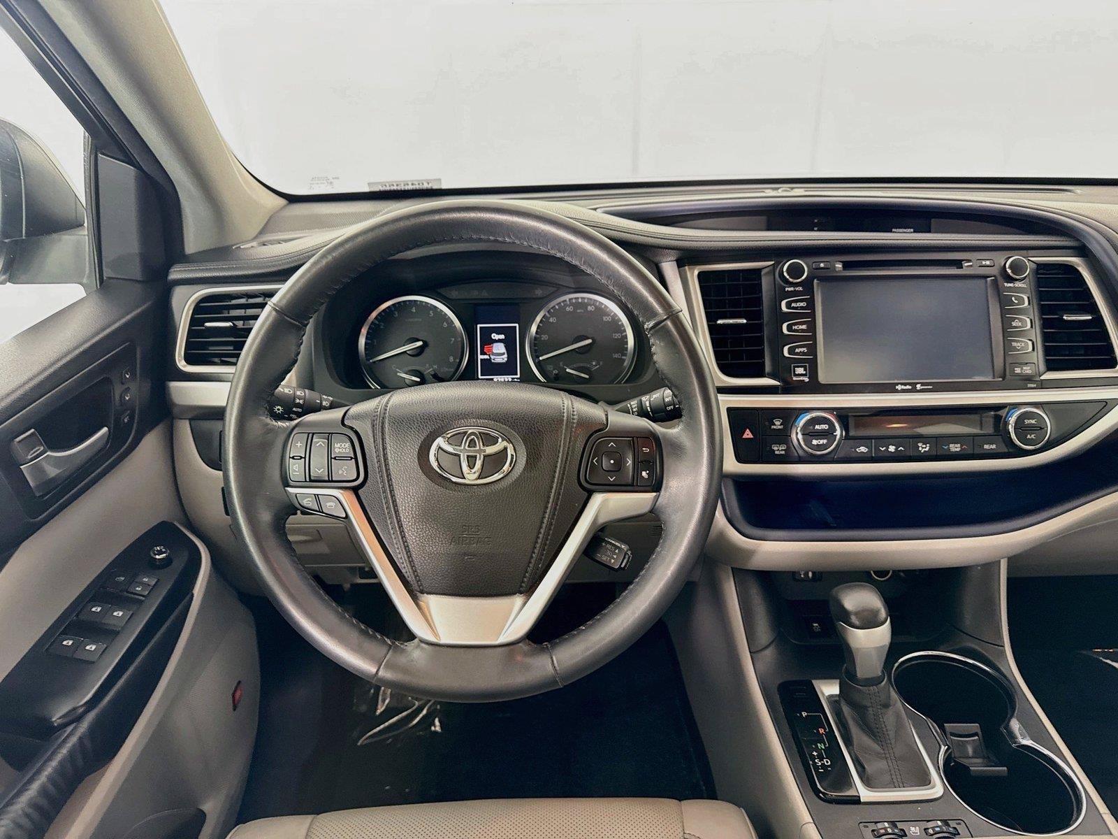 Used 2015 Toyota Highlander Limited FWD image 33