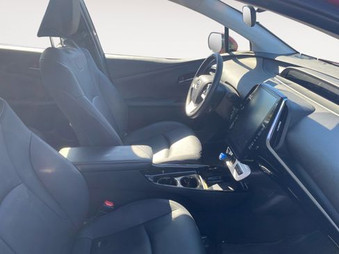 Used 2018 Toyota Prius Prime Premium FWD image 16