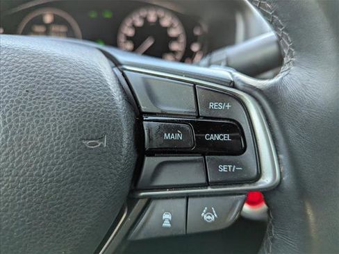 Used 2018 Honda Accord Sport image 14