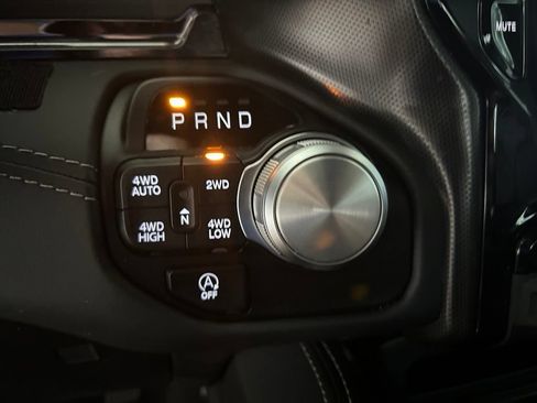 Used 2024 RAM 1500 Limited AWD/4WD image 9
