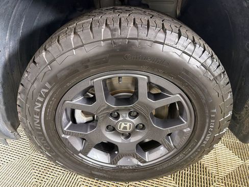 Used 2025 Honda Pilot TrailSport image 12
