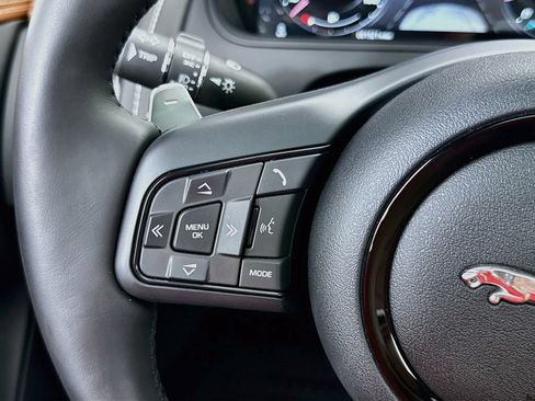 Used 2024 Jaguar F-TYPE Coupe AWD image 11