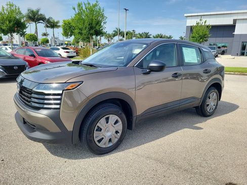 Used 2025 Nissan Kicks S FWD image 5