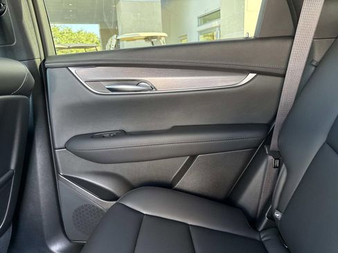 New 2026 Cadillac XT5 Luxury w/ LPO, Premium Carpet Package image 15