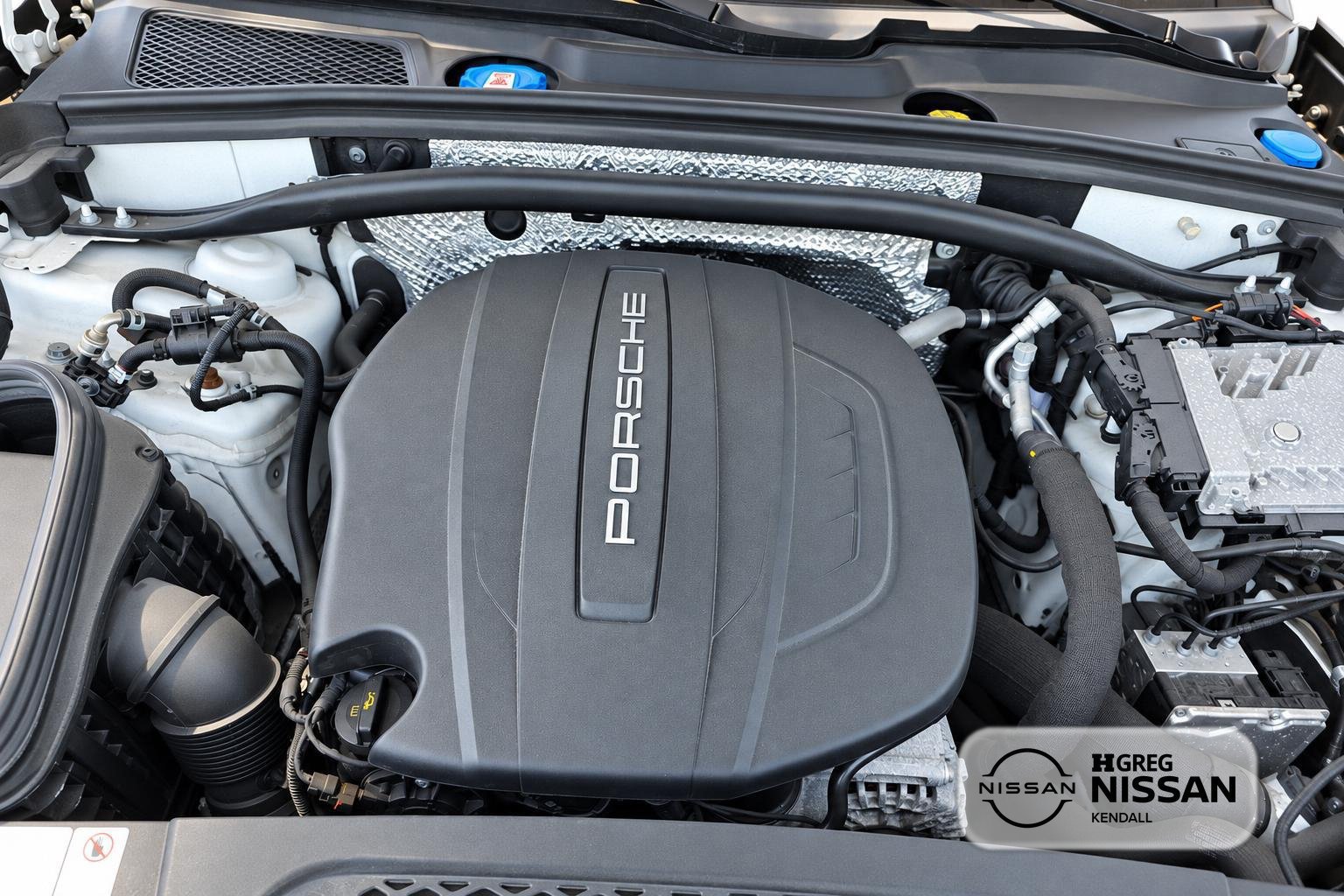 Used 2021 Porsche Macan w/ Premium Package AWD/4WD image 13