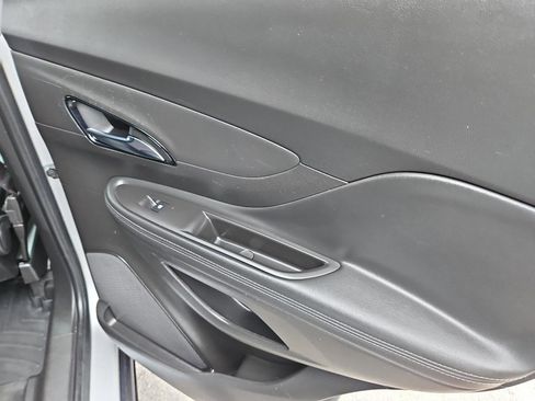 Used 2018 Buick Encore Preferred AWD/4WD image 18