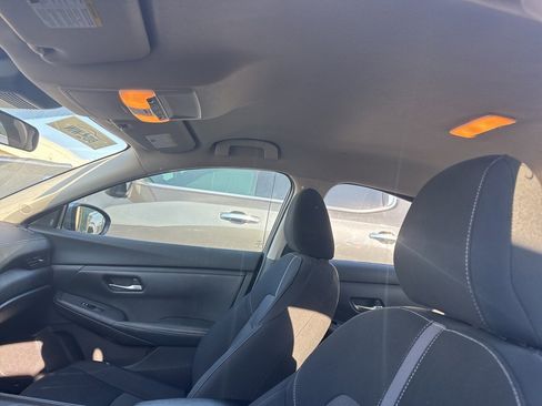 Used 2022 Nissan Sentra SV image 9