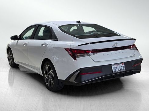 Certified 2025 Hyundai Elantra Sport FWD image 5