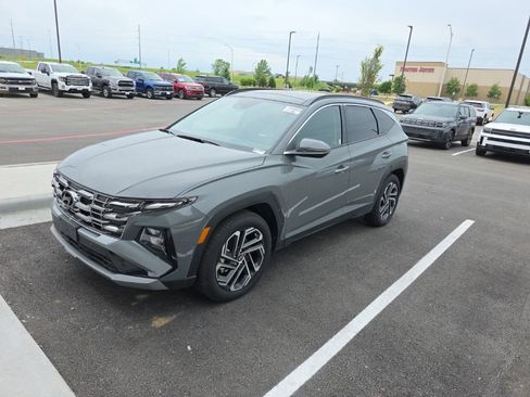 Used 2025 Hyundai Tucson Limited FWD image 1