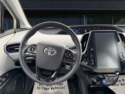 Used 2019 Toyota Prius Limited image 3