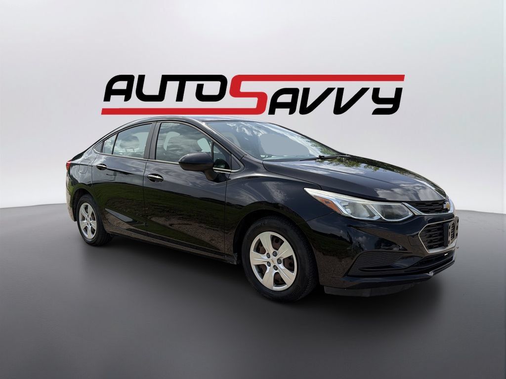 Used 2018 Chevrolet Cruze LS FWD image 3