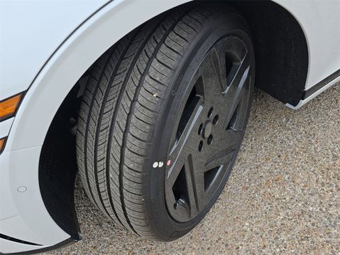 New 2026 Genesis G90 3.5T Prestige image 32