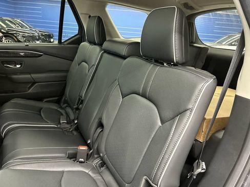 Used 2025 Honda Pilot Elite image 23