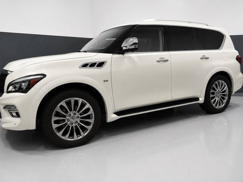 Used 2017 INFINITI QX80 4WD w/ Deluxe Technology Package image 2