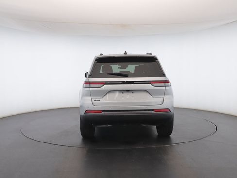 New 2026 Jeep Grand Cherokee Limited w/ Limited Altitude Package image 19