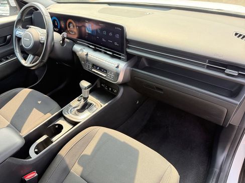 Used 2024 Hyundai Kona SEL AWD/4WD image 17
