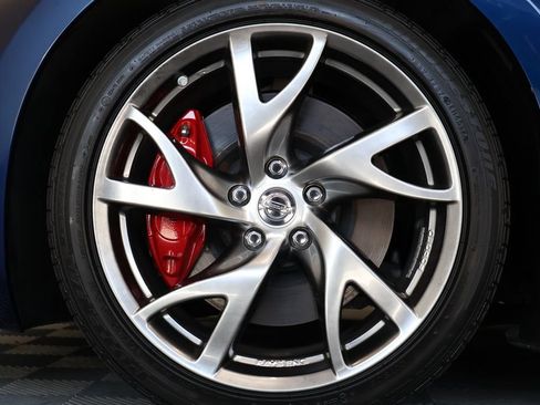 Used 2017 Nissan 370Z Coupe RWD image 10