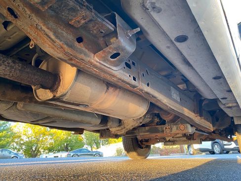 Used 2012 Chevrolet Express 2500 image 25