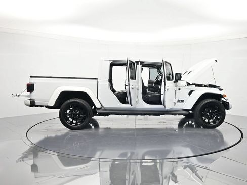 Used 2021 Jeep Gladiator Overland AWD/4WD image 48