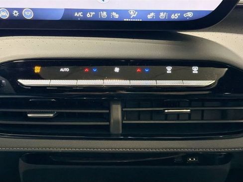 New 2026 Buick Enclave Avenir image 15