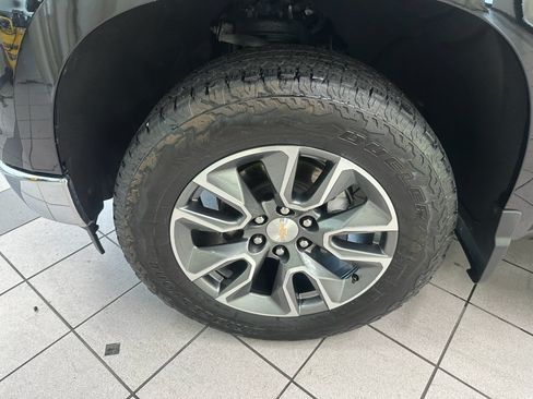 Certified 2024 Chevrolet Silverado 1500 LT AWD/4WD image 17